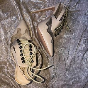 Tan heal out lease upfront and booties